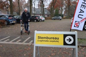 Bewegwijzering naar stemlokaal